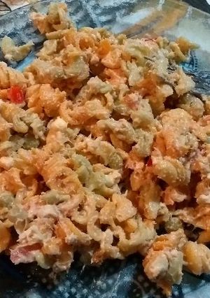 Una foto de Ensalada mixta colorida