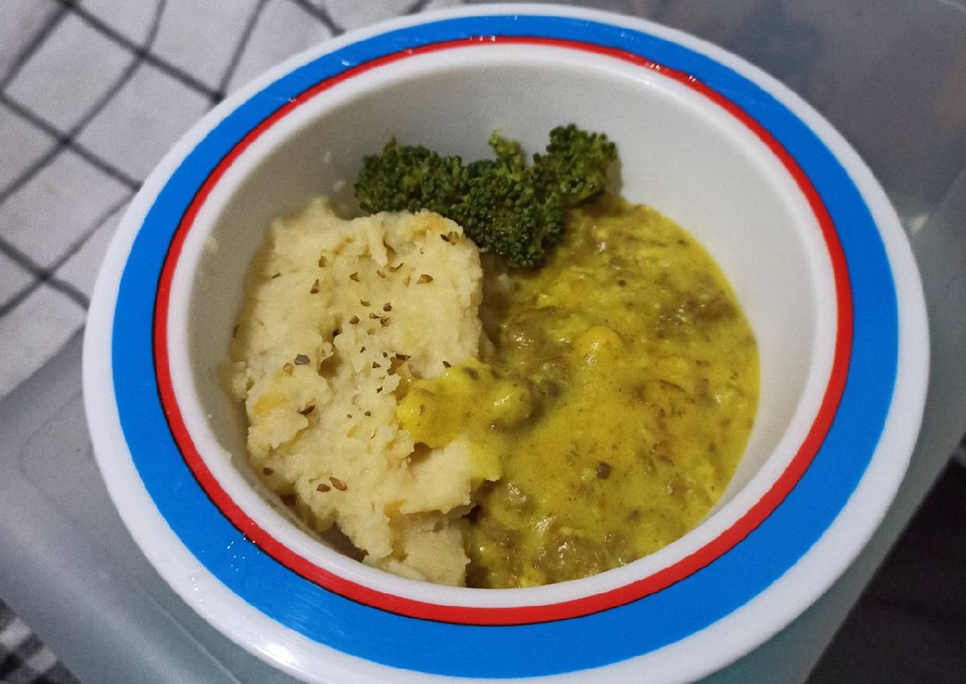Mashed Potato with Beef Curry (MPASI 10M)