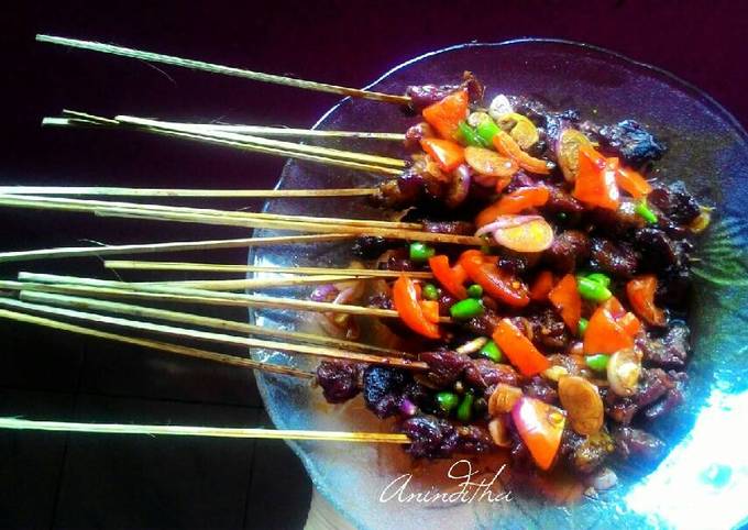 Bagaimana Membuat Sate bumbu kecap Anti Gagal