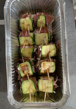 Foto di Involtini di zucchine con prosciutto crudo e robiola