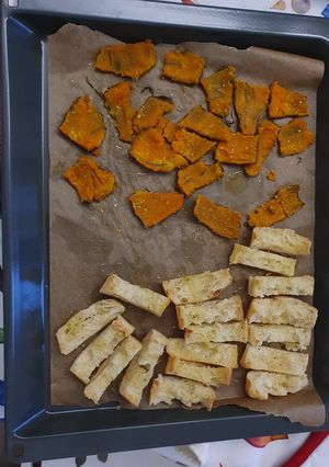 Foto di Buccia di zucca croccante al forno e crostini