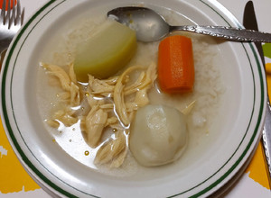 Una foto de Caldo de pollo para enfermedad estomacal