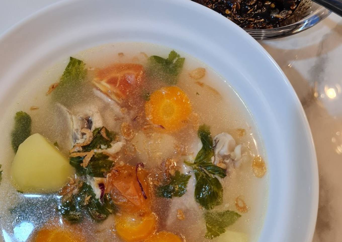 Sop ayam kampung jahe dengan bumbu medok dan tanpa MSG
