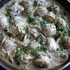 A picture of Meatballs Stroganoff.