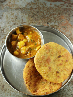 मसाला पूरी (masala poori recipe in Hindi) रेसिपी मुख्य फोटो