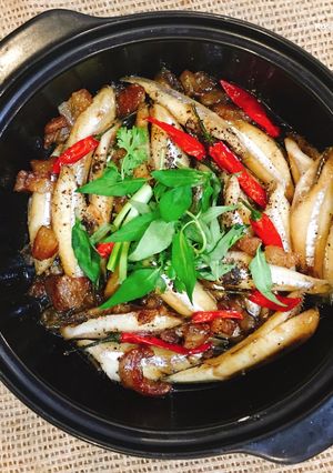 Hình của món Cá Cơm Trỗng Kho.