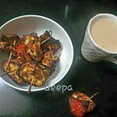 A picture of Jhatapat paneer skewer.