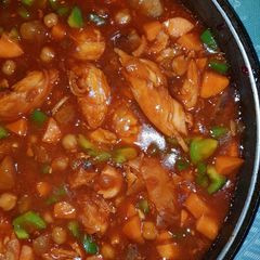 A picture of Chicken Afritada.