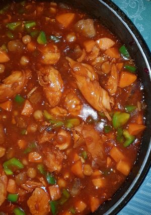 A picture of Chicken Afritada.