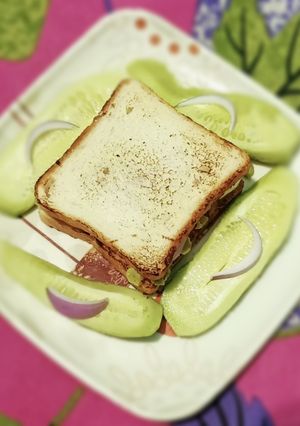 ব্রেড মটর স্যান্ডুইচ (Bread motor sandwich recipe in Bengali) রেসিপির প্রধান ছবি