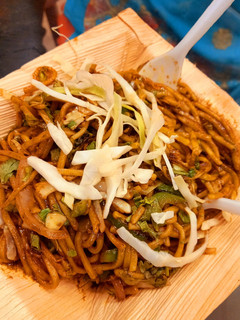 हक्का नूडल्स (Hakka Noodles recipe in hindi) रेसिपी मुख्य फोटो