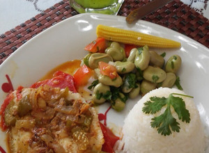 Una foto de Caldo de pescado tipo Madera