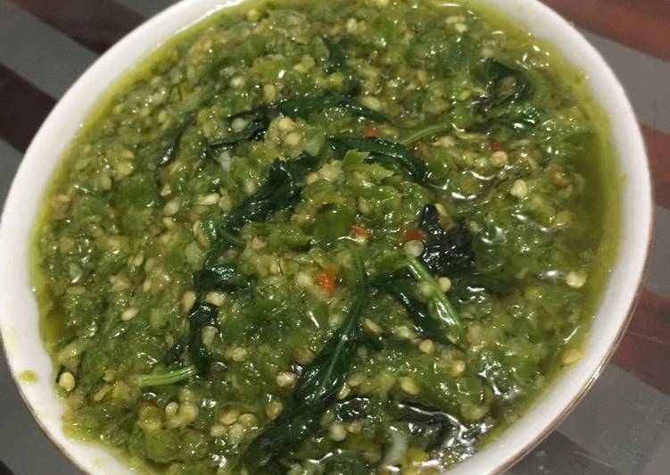 Langkah Mudah untuk Menyiapkan Sambel lombok ijo yang Lezat Sekali