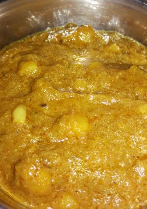 A picture of Basic Yellow Gravy for Makhani.