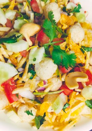 A picture of Natkhat Sev bhelpuri.