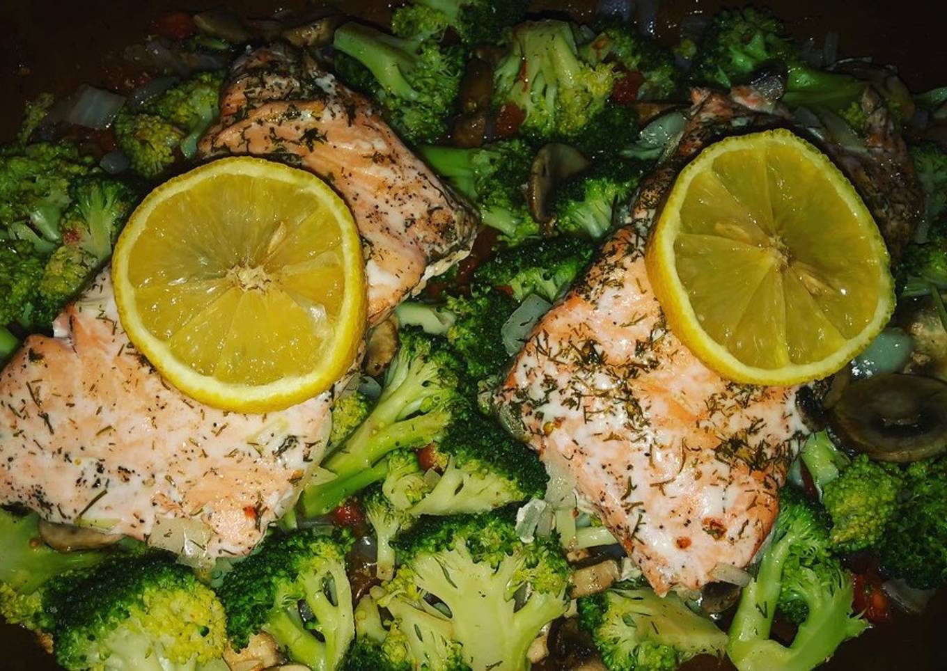 Saumon au four avec poêlée de légumes