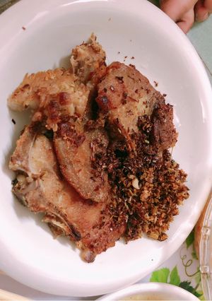 Hình của món Sườn chiên sả.