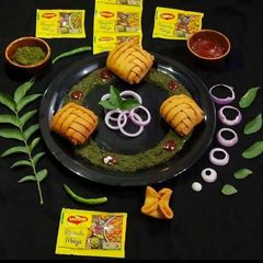 A picture of Mat paneer samosa.
