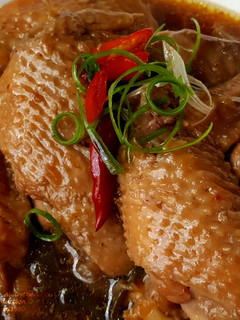 夏日零食『洋蔥燒黃金雞翅』萃取鍋料理 的食譜成品照片