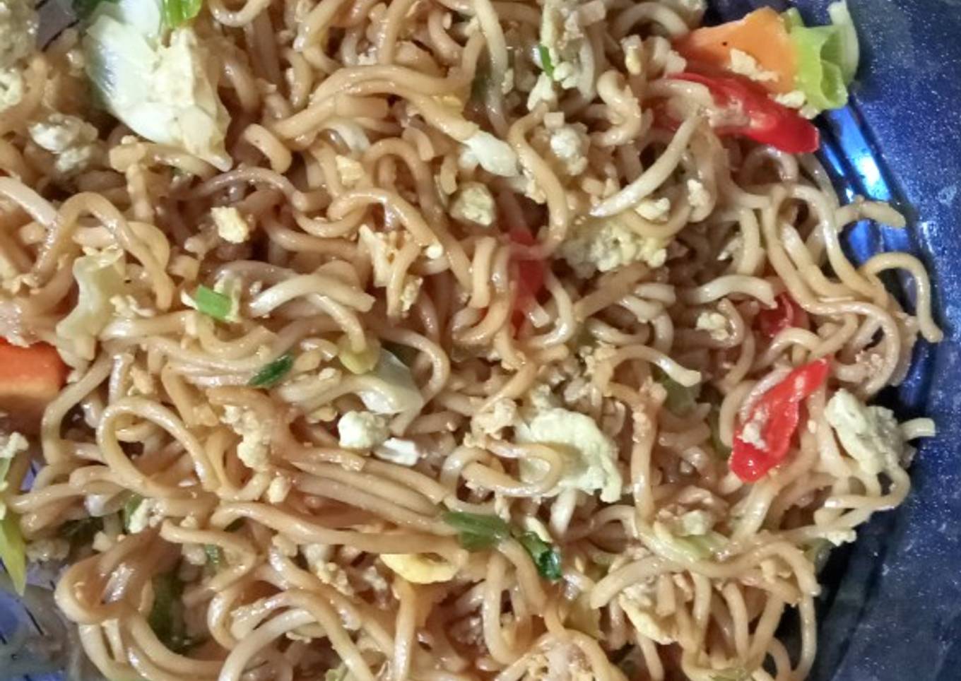 Mie bulat cap 3 telor
