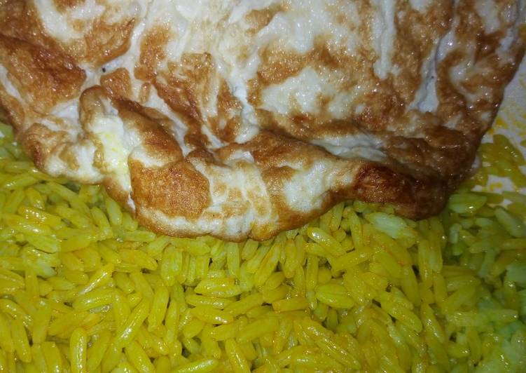 Rice with fried egg