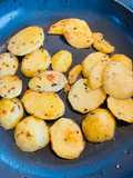 Crispy herby potatoes