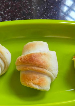 A picture of Bread croissant.