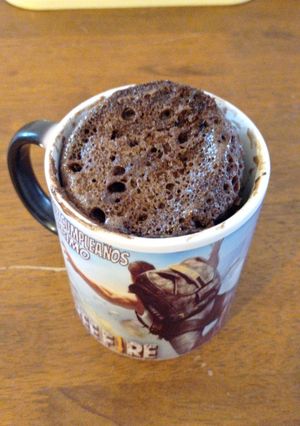 Una foto de Torta de chocolate en taza hecha en microondas