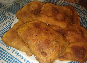 صورة لوصفة رغيفات صغار معمرين بالخضر لذاذ كحمقو خاصين بفصل الشتاء 😋👍
