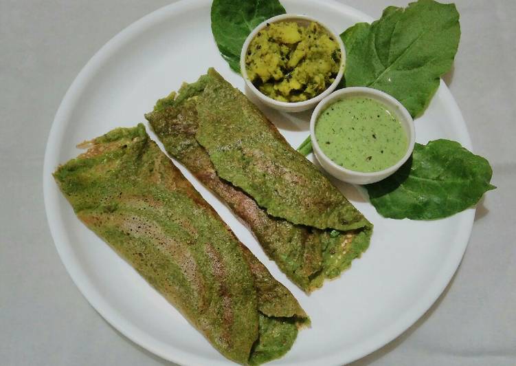 Spinach moong dal chilla