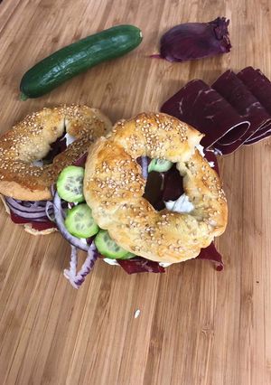 Une photo de Bagel viande de grison