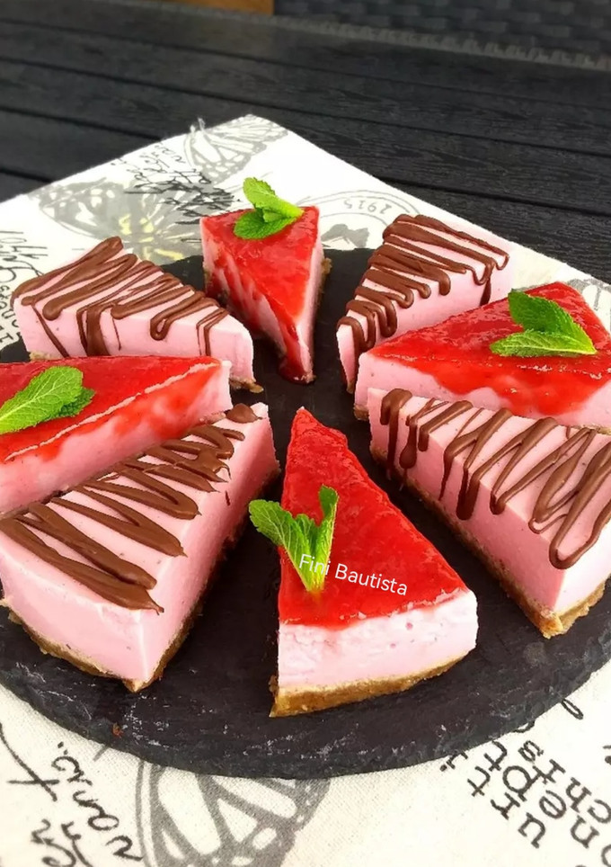 Una foto de Saludable cheesecake de fresa sin azúcar (tarta de fresa y queso)