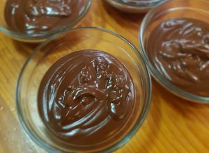 Una foto de Natillas de doble chocolate