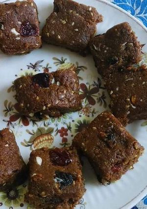 A picture of Ghee residue barfi or squares.