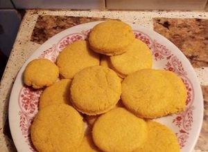 Una foto de Galletas de limón y harina de maíz