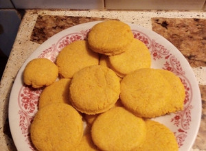 Una foto de Galletas de limón y harina de maíz