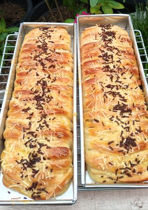 Foto resep Roti Pisang Cokelat Keju Jumbo