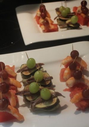 Una foto de Aperitivos de sandía con gambas