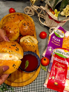 A picture of Pizza Stuffed Bun Bites.