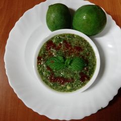 A picture of Raw mango chutney 🥭🧄🧅.