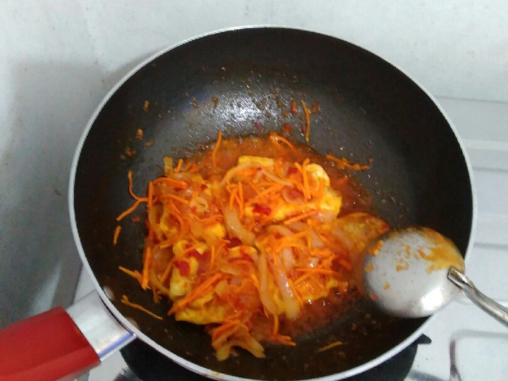 Langkah Mudah untuk Membuat Telur dadar saus balado spesial yang Lezat