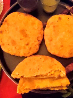 आलू पोहा कचौड़ी (Aloo Poha kachori recipe in Hindi) रेसिपी मुख्य फोटो