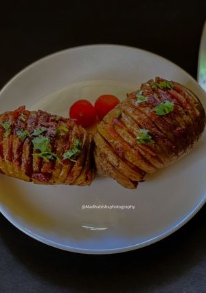 A picture of Hasselback Bacon.