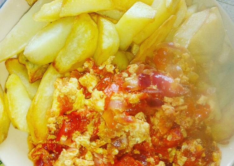Simple Way to Make Ultimate Fried Irish potatoes with egg sauce