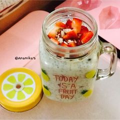 Strawberry Peanuts Overnight Oats A picture of Strawberry Peanuts Overnight Oats.