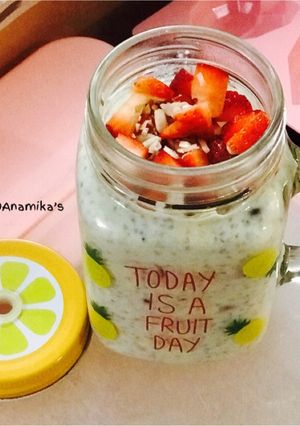 A picture of Strawberry Peanuts Overnight Oats.