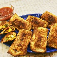 A picture of Baked Matar Paneer Bread Pockets.