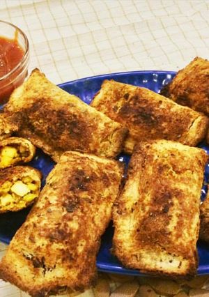 A picture of Baked Matar Paneer Bread Pockets.