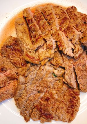 Hình của món Thịt bò áp chảo.