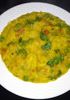 A picture of Khichdi.